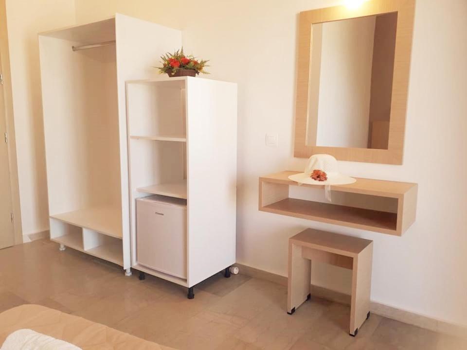 Lefkimi Hotel Kavos Bagian luar foto