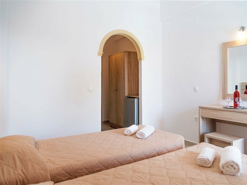 Lefkimi Hotel Kavos Bagian luar foto